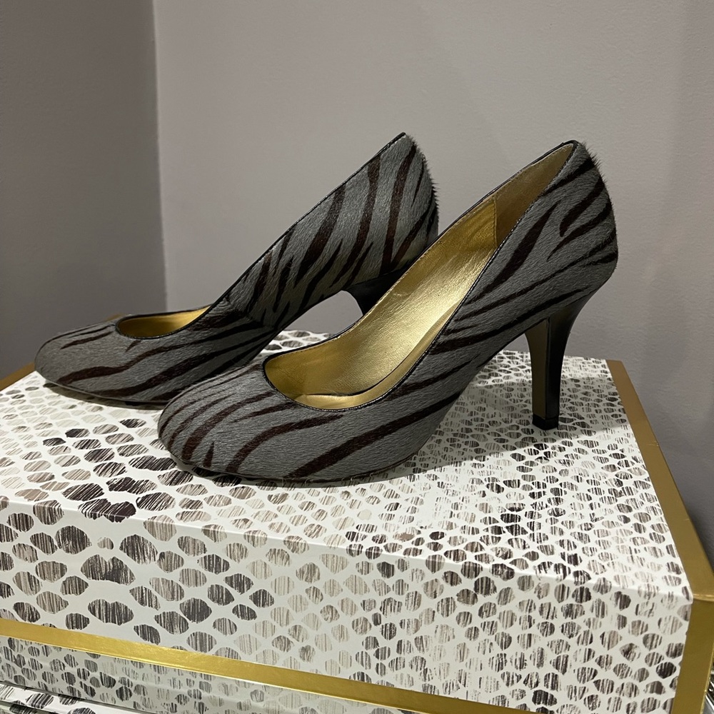Poetic Licence gray zebra print pumps